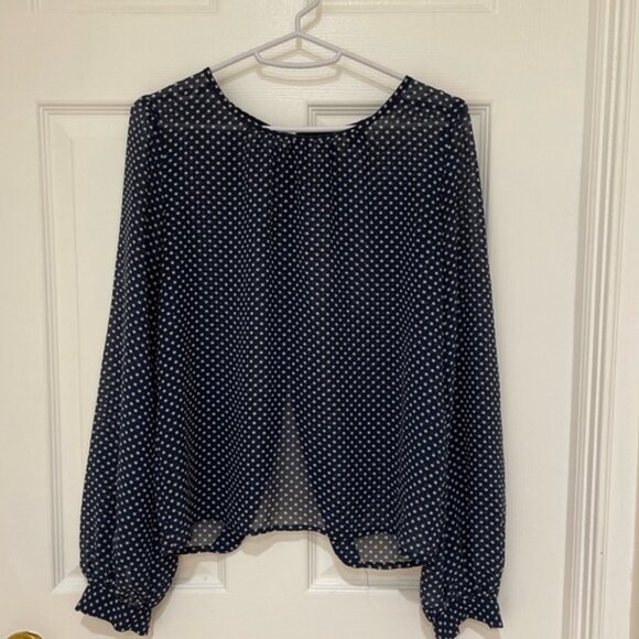 Beautiful sheer polka dot top size M - Picture 1 of 2